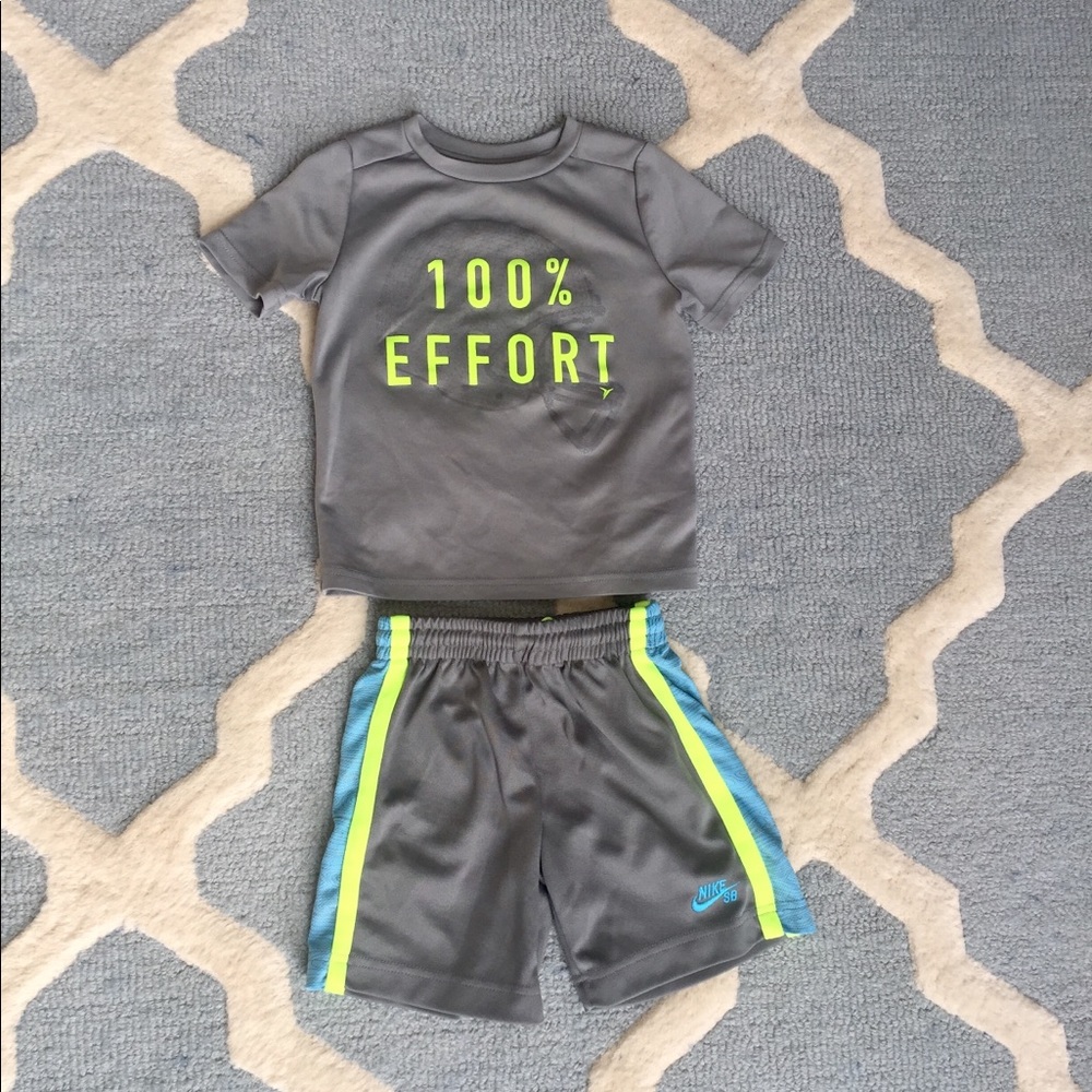Boy’s 3T outfit.